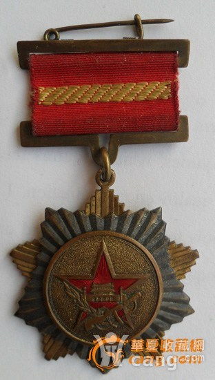 徽章 身份、記憶與榮耀的方寸印記