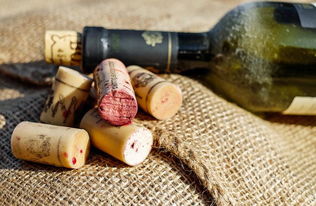 軟木塞如何影響葡萄酒的陳年