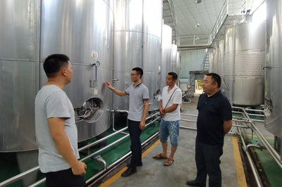 省農(nóng)科院專家來我縣開展科技服務